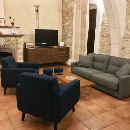 Guest house Komi House By Trulycyprus 3*