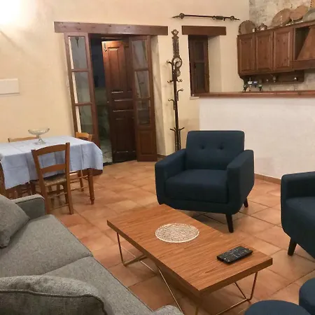 Guest house Komi House By Trulycyprus 3*