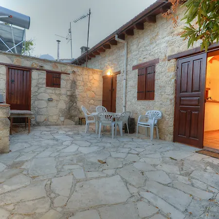 Komi House By Trulycyprus Guest house Lofou